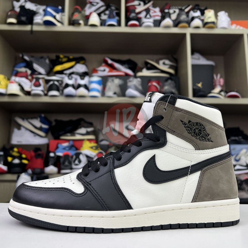 AIR JORDAN 1 RETRO HIGH OG "Dark Mocha"