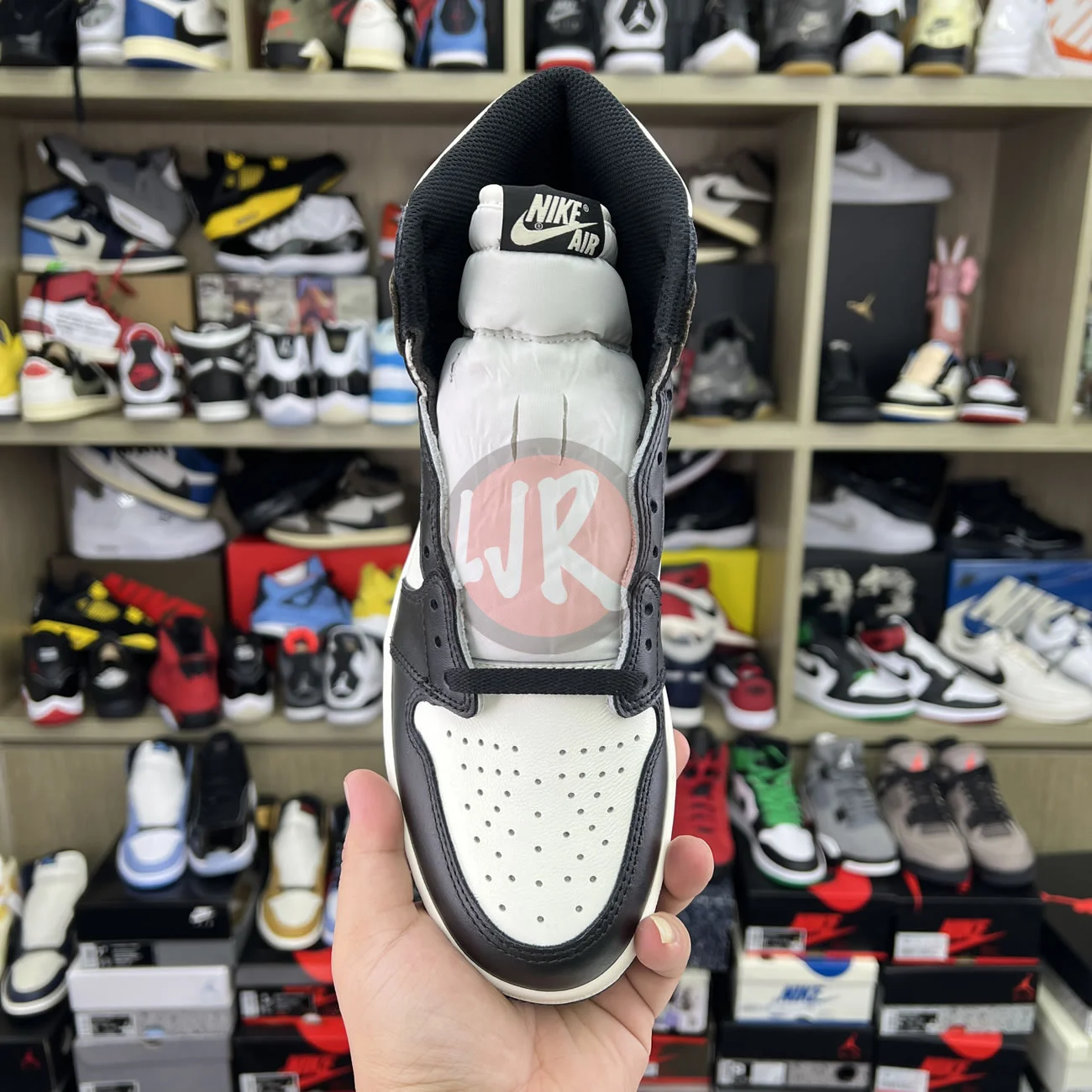 Air Jordan 1 Retro High Dark Mocha 555088 105 Ljr Sneakers (3) - www.bc-ljr.net