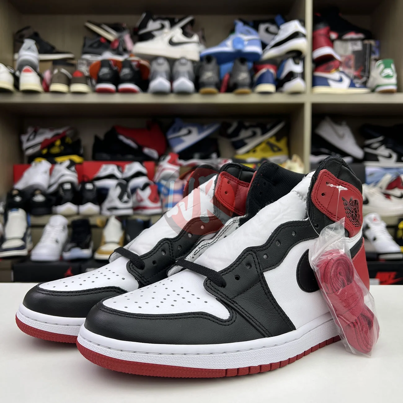Air Jordan 1 Retro Black Toe 2016 555088 125 Ljr Sneakers (4) - www.bc-ljr.net